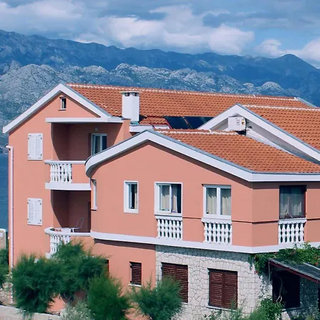 Ata Apartahotel