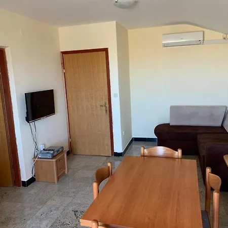 Ata 公寓式酒店 Ražanac