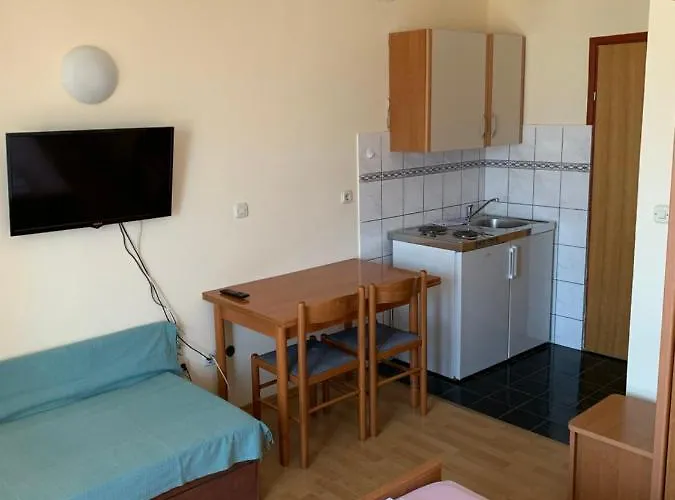 Lägenhetshotell Ata 3*